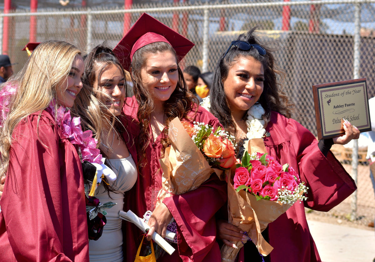 061021-smt-news-delta-high-graduation-001
